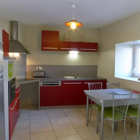 Casa vacanze Maison Conviviale Avec Garage, 3 Chambres, Terrasse Fermee Et Accessible Aux Personnes Handicapees - Fr-1-611-25 *